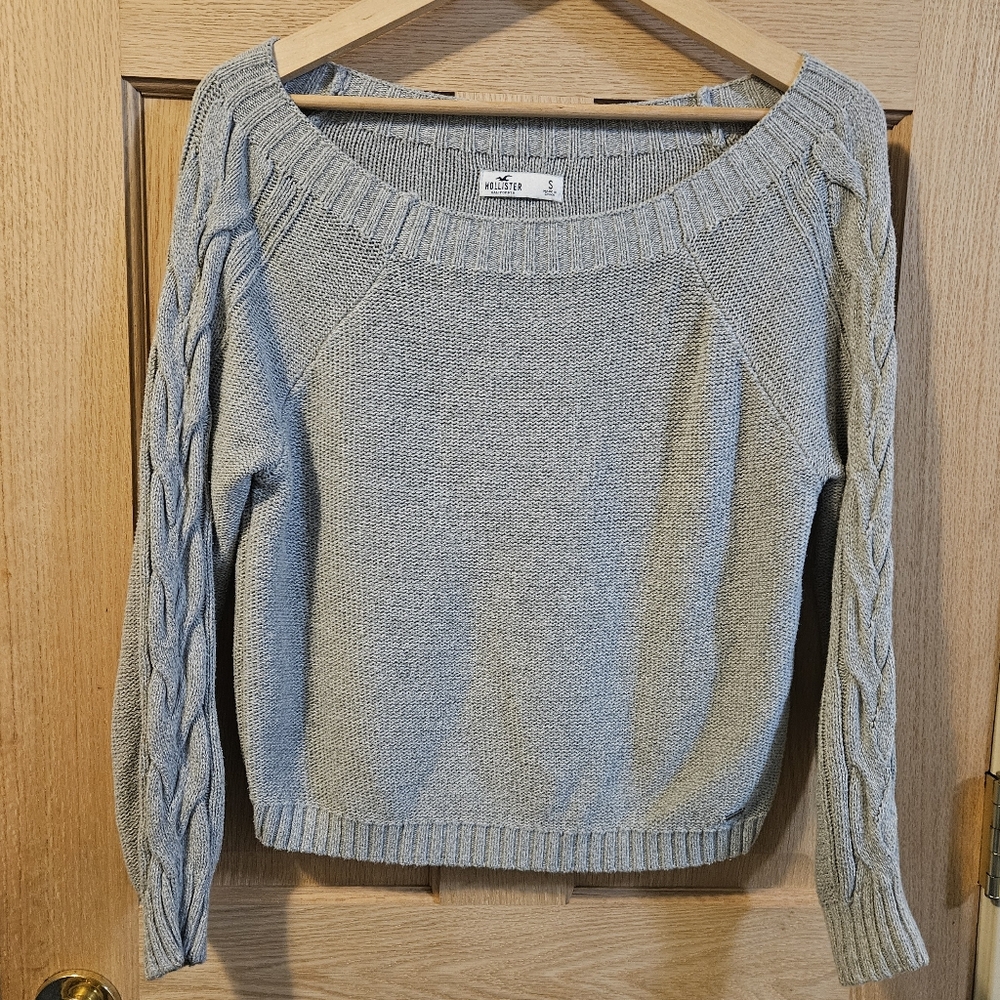 Small Hollister Gray Cable Knit Women's Sweater
